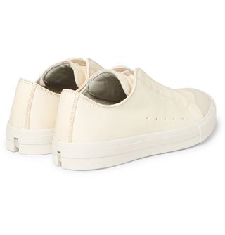 Alexander McQueen Textured-Leather Low Top Sneakers Ivory F17 — view 4