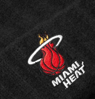 The Elder Statesman × NBA Miami Heat Appliquéd Ribbed Cashmere Beanie — view 2